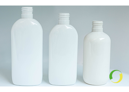 I contenitori in plastica riciclata affiancano l’offerta in plastica vergine