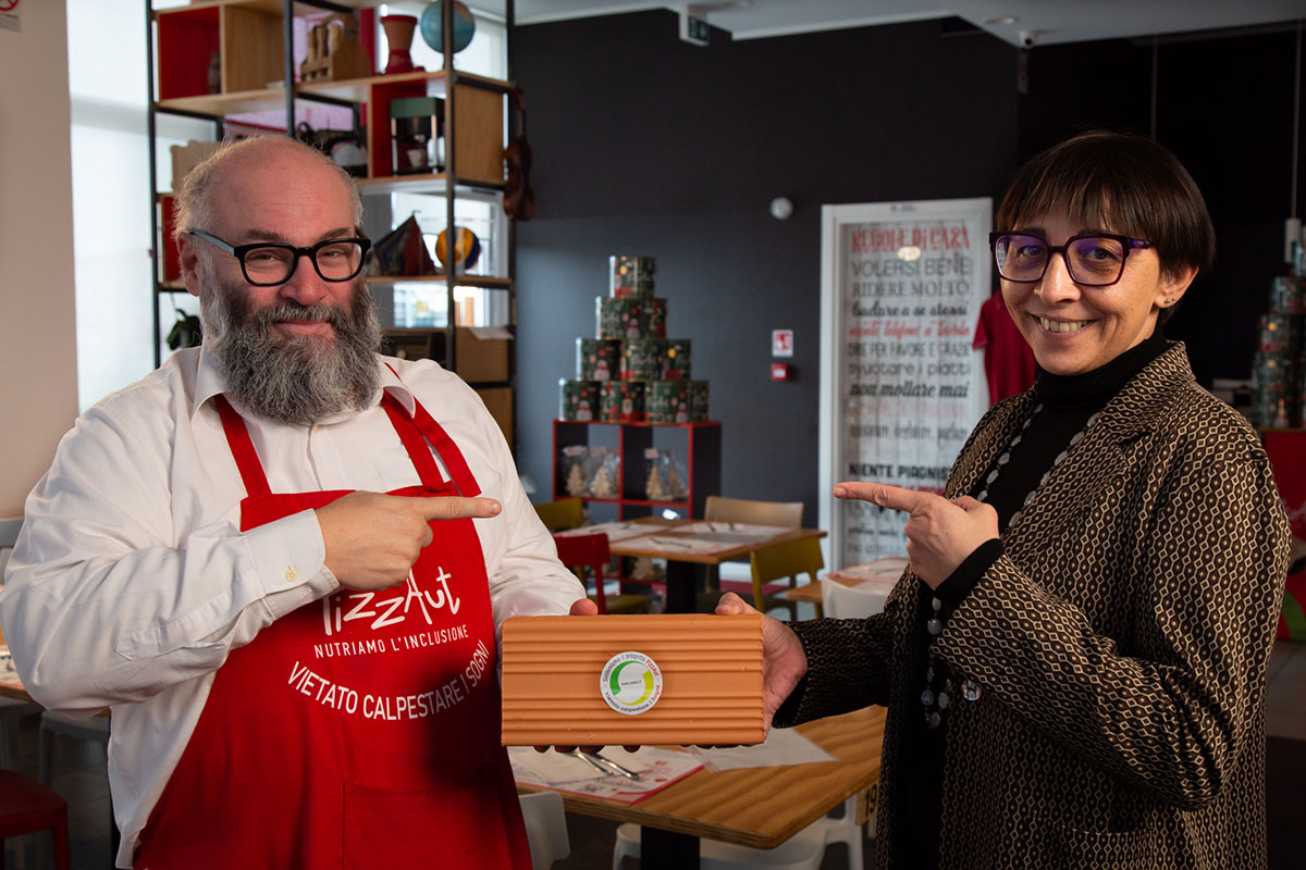 La donazione di Steba per il "Muro di Mattoni"